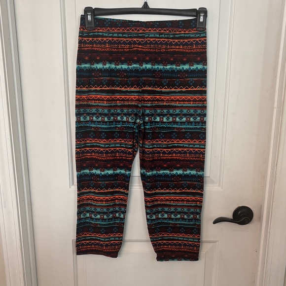 Colorful Patterned Capri Leggings - Picture 1 of 3